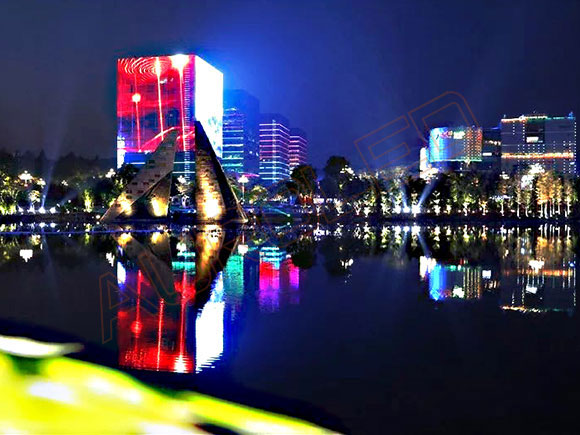 城市景觀亮化工程的興起對戶外<a href=http://www.quoochain.com/toumingping/ target=_blank class=infotextkey>透明屏</a>發展的意義