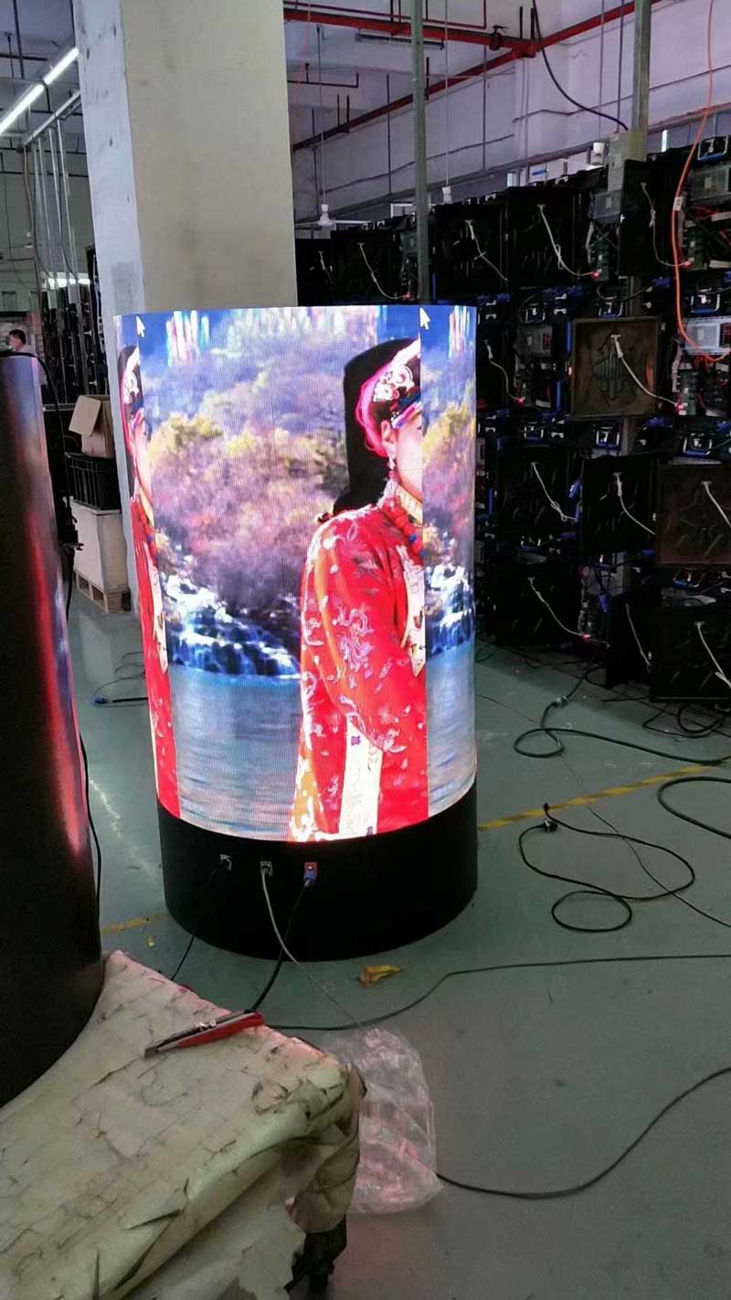 圓柱型<a href=http://www.quoochain.com target=_blank class=infotextkey>led顯示屏</a>