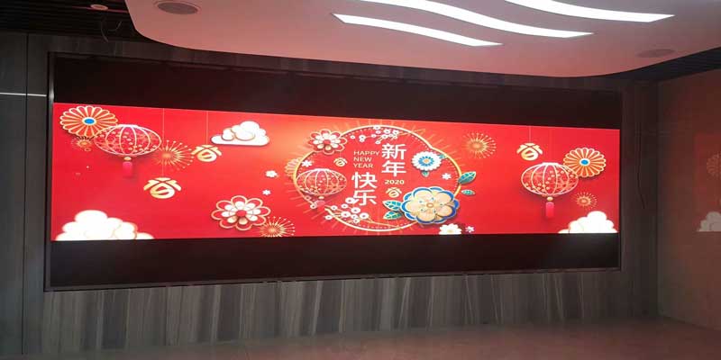 室內(nèi)超長(zhǎng)<a href=http://www.quoochain.com target=_blank class=infotextkey>led電子屏</a>